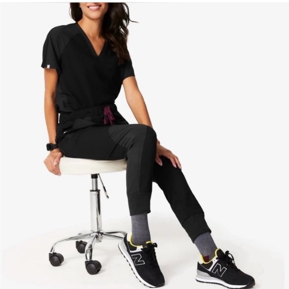 Disney MED FIGS BLACK - Picture 2 of 6